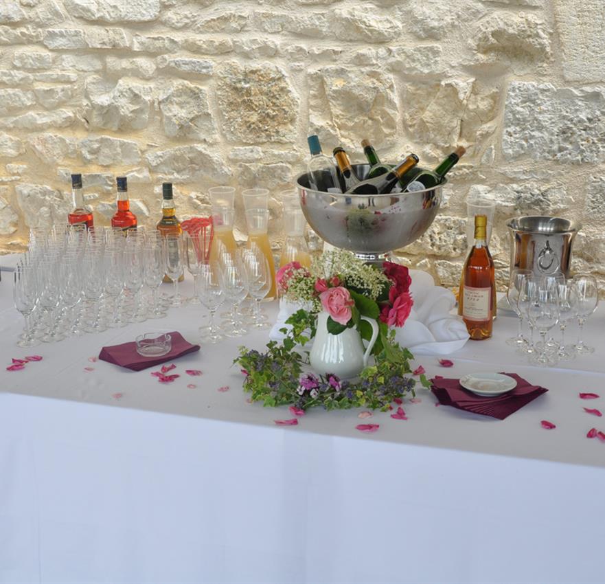 Mariage au Chateau Hôtel 3 étoiles Restaurant La Fleunie à Condat-sur-Vezere proche des Grottes de Lascaux et Sarlat en Dordogne - Périgord Noir - Château la fleunie