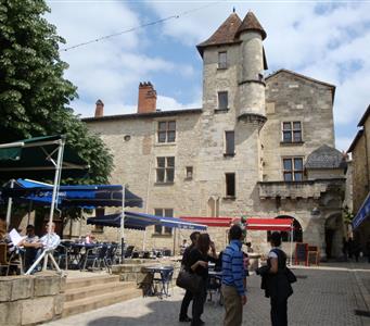 Périgueux proche du Château Hôtel 3 étoiles Restaurant La Fleunie à Condat-sur-Vezere proche des Grottes de Lascaux et Sarlat en Dordogne - Périgord Noir