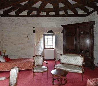 Chambre Luxe en Tour au Château Hôtel 3 étoiles Restaurant La Fleunie à Condat-sur-Vezere proche des Grottes de Lascaux et Sarlat en Dordogne - Périgord Noir