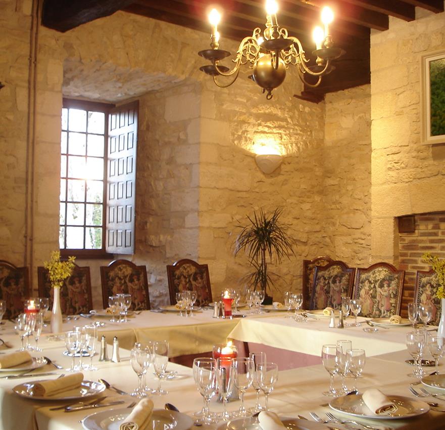 Repas de famille salon privé - Château la fleunie