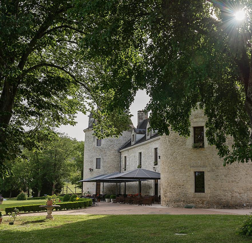 terrasse château hôtel Périgord - Château la fleunie