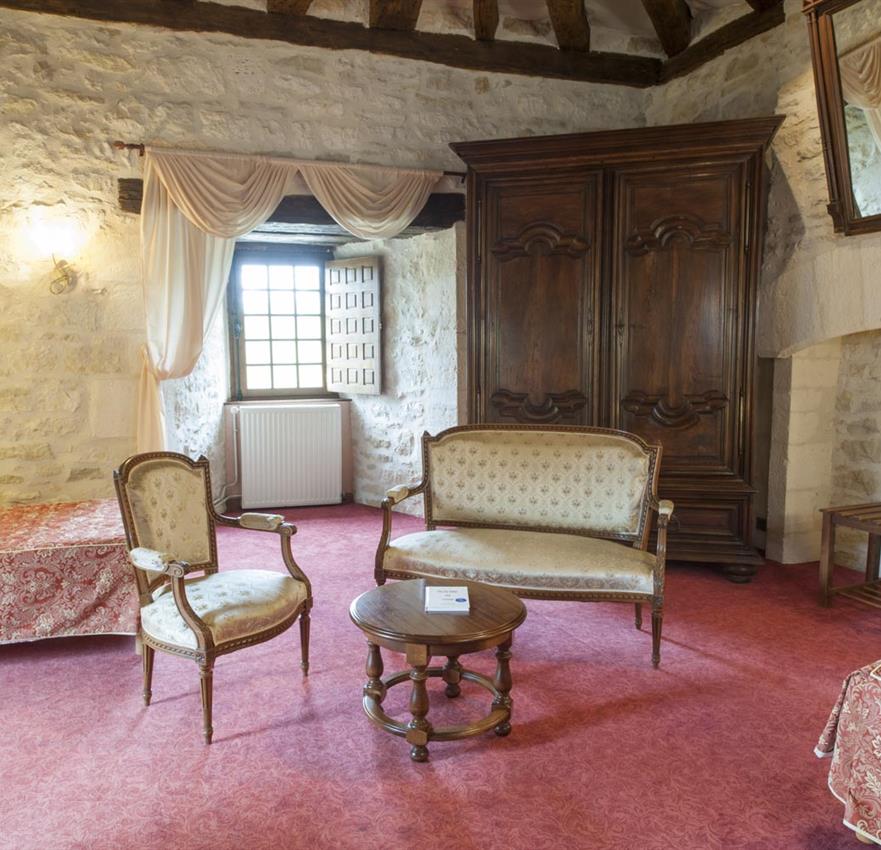 chambre luxe en tour château la Fleunie - Château la fleunie